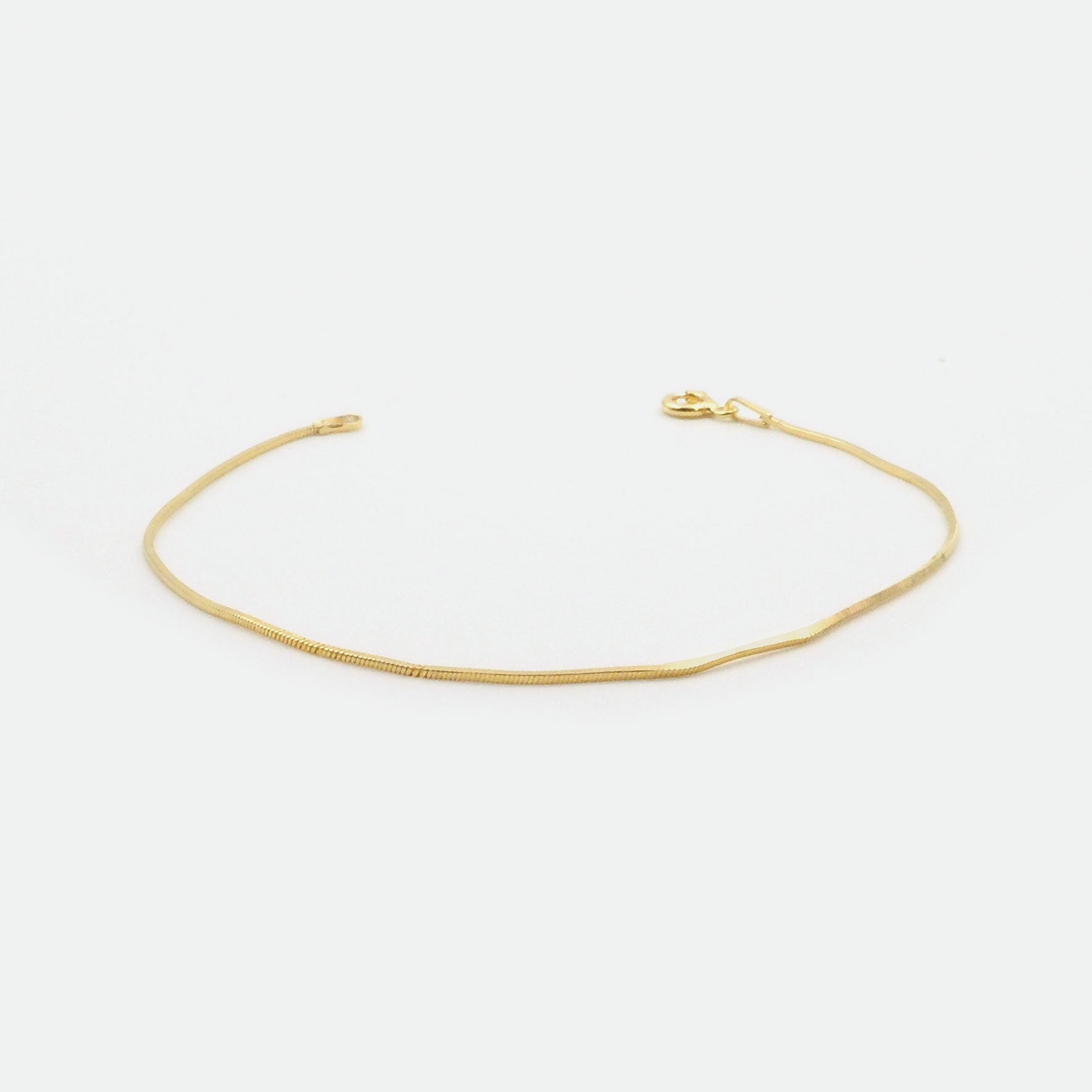 Silber Armbaender fuer Damen jetzt kaufen in unserem Onlineshop oder vor Ort in unserer Filiale in Basel